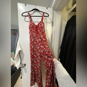 Super cute red flowery jumpsuit size 0 (American eagle)
